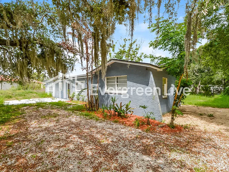 125 Pine Island Dr — Photo 2