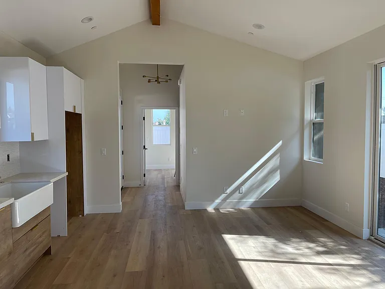 434 Emilia Pl — Photo 8