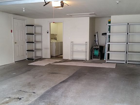 5th image of 14 Apple Blossom Dr