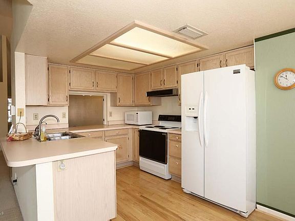 4th image of 7633 W Aster Dr