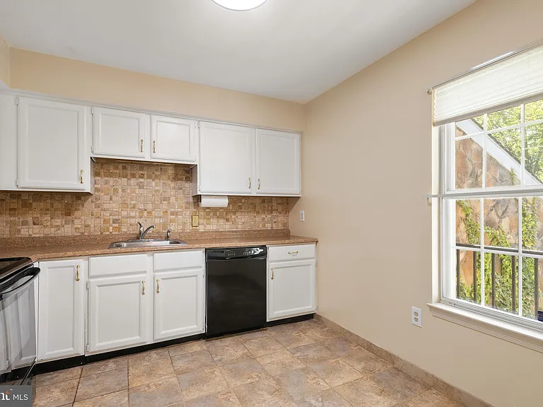 192 Valley Stream Ln #192 — Photo 4