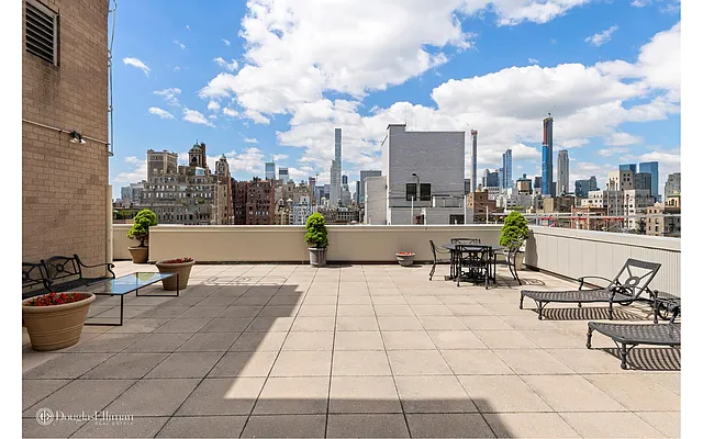 Sold by Douglas Elliman | media 25