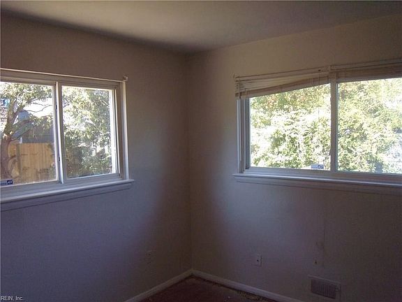 5th image of 537 Jacqueline Ave