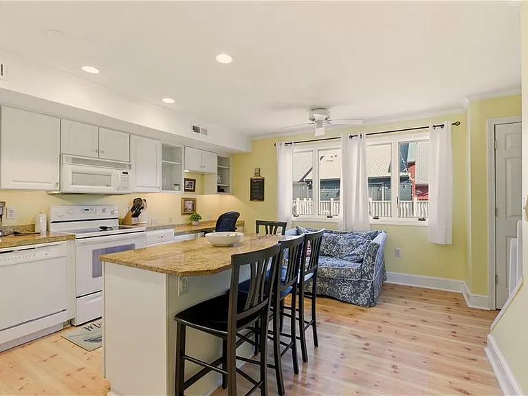 216 Goddard Row — Photo 8