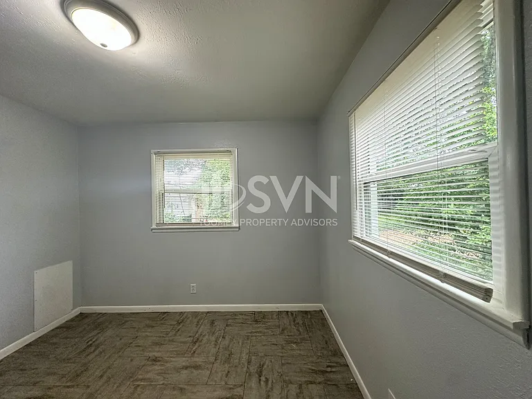 4077 Lancewood Dr S — Photo 16