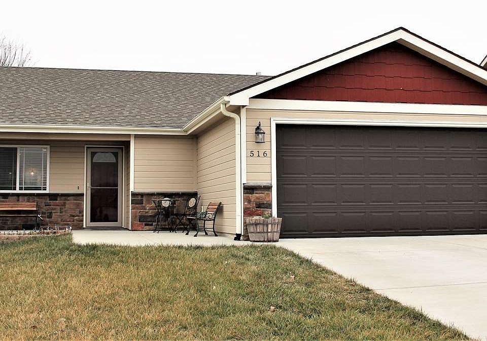1st image of 516 Highland Grove Dr