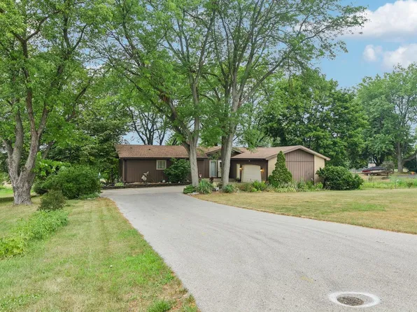 N1615 Poeppel ROAD, Fort Atkinson, WI 53538