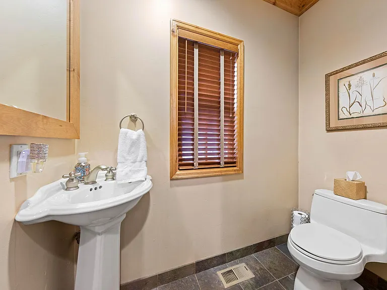 12310 Fairway Dr — Photo 20
