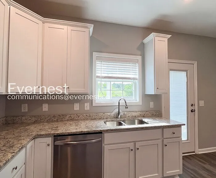 1105 Prospect Ct — Photo 5