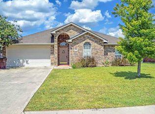 514 Mockingbird Ln, Lockhart, TX 78644