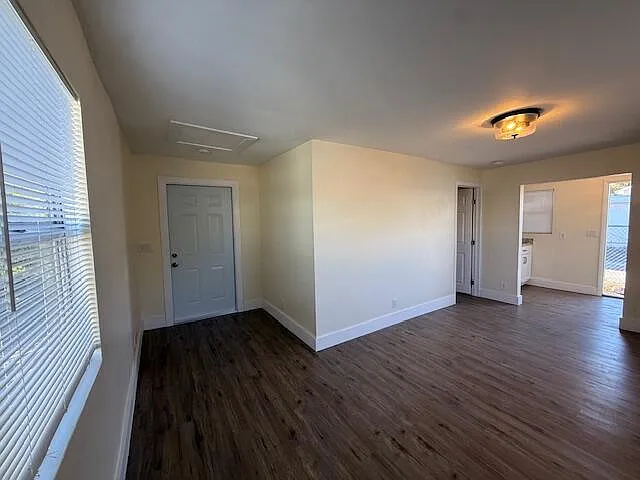 904 4th St #3 — Photo 25