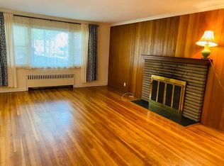 75 Elm Ave FLOOR 1, Glen Cove, NY 11542
