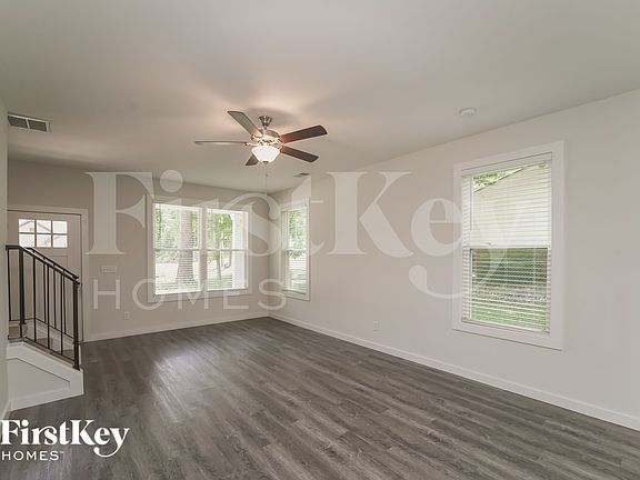 3rd image of 7421 Cedarbrook Dr