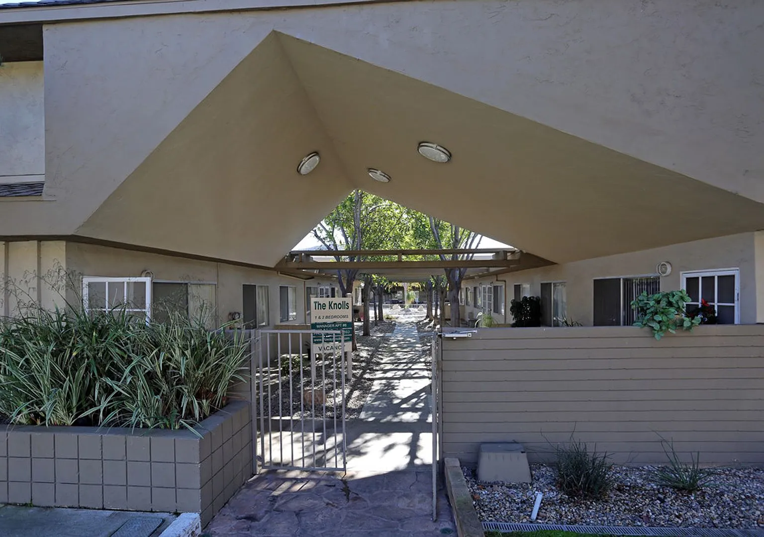 12529 Oak Knoll Rd — Photo 2