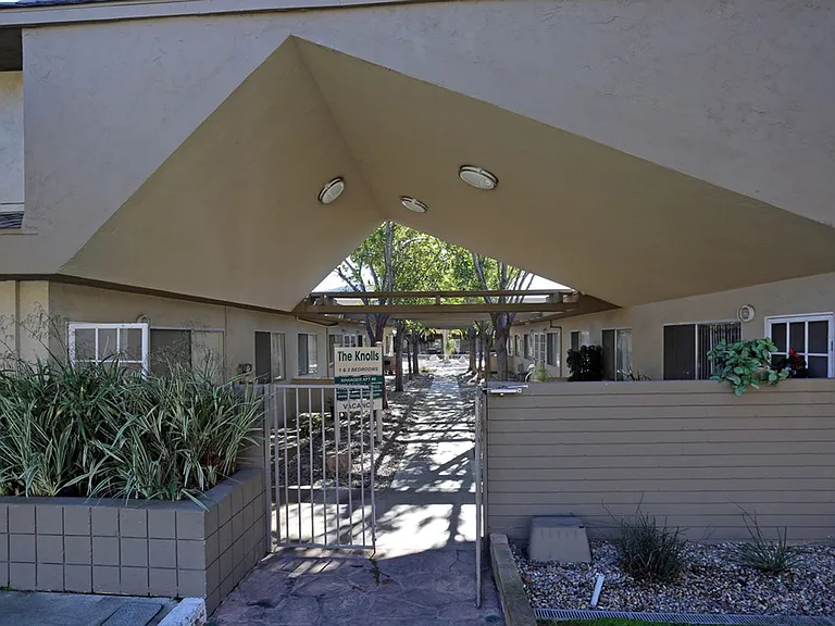 12529 Oak Knoll Rd — Photo 2
