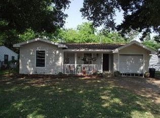 304 Evans St, Angleton, TX 77515