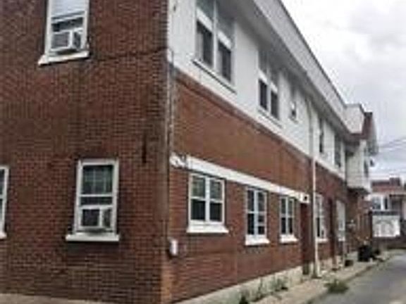 4th image of 214 N Saint Cloud St APT 4