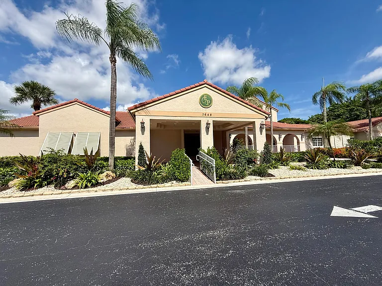 7922 Sandy Pointe Dr — Photo 44