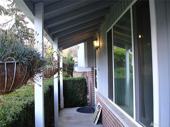 3rd image of 11812 100th Avenue Ct E