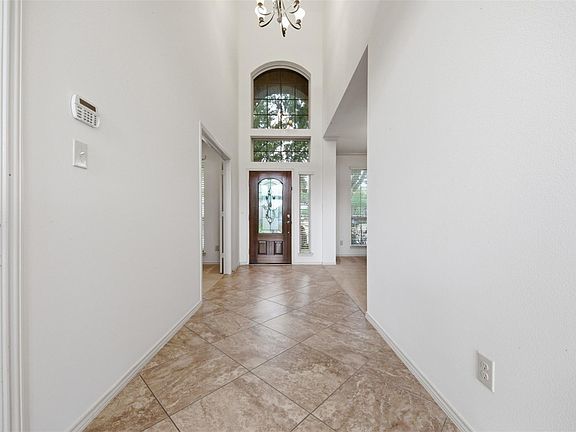 4th image of 2711 Wild Lilac Dr