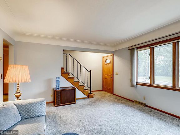 4th image of 225 White Bear Ave N