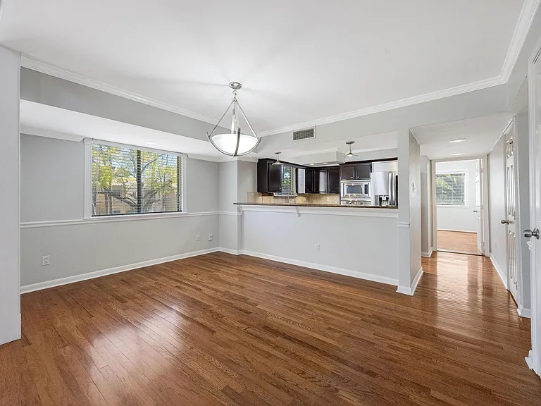 1114 Augusta Dr #1 — Photo 6