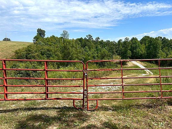 4th image of 10720 Sackett Road