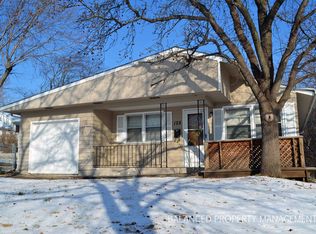 128 SW 40th Ter, Topeka, KS 66609