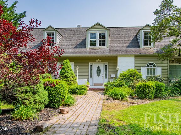 2nd image of 716 Grampian Blvd