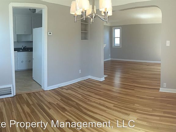 3rd image of 1802 Tuxedo Ave