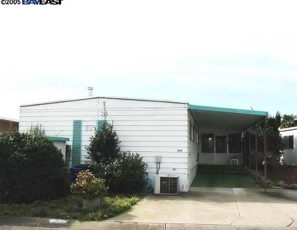 1st image of 245 Jamaica Cir