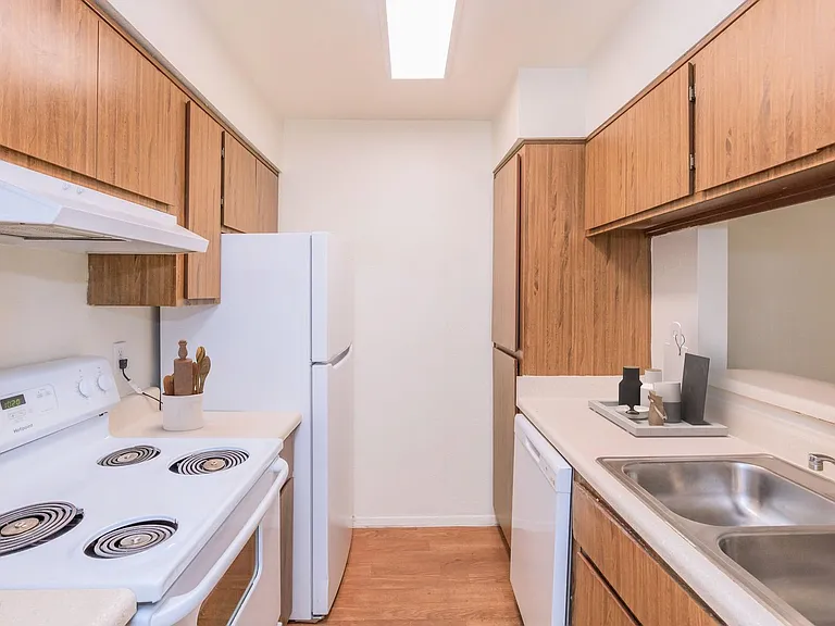 Lincoln Place Apartments — Photo 24