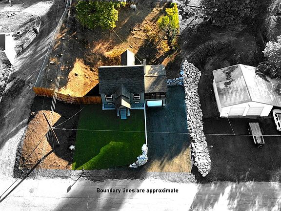 4th image of 860 N Elm St