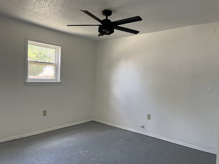 1711 Norwich Ave — Photo 8