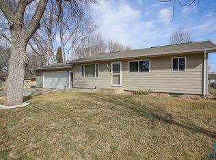 404 S 7th Ave, Brandon, SD 57005