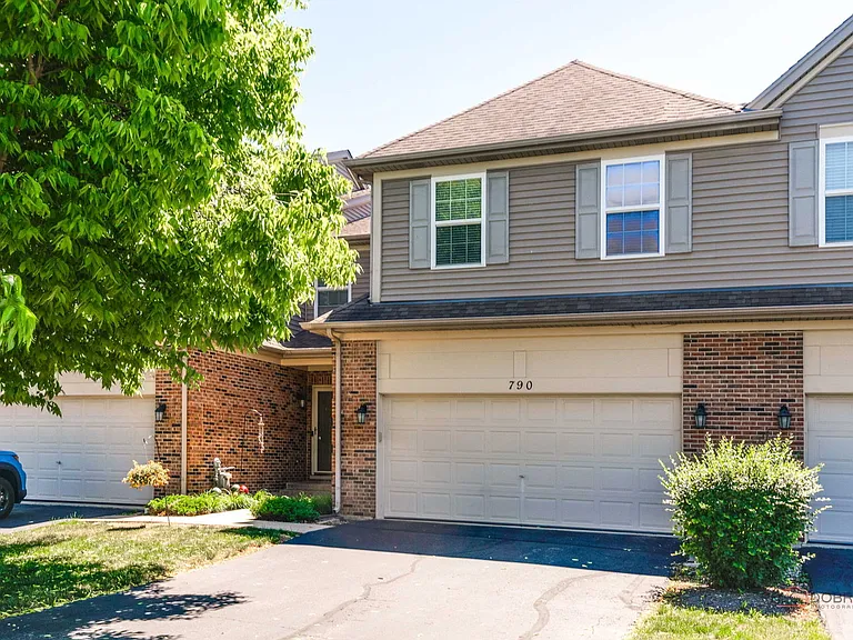 790 Oak Hollow Rd — Photo 1