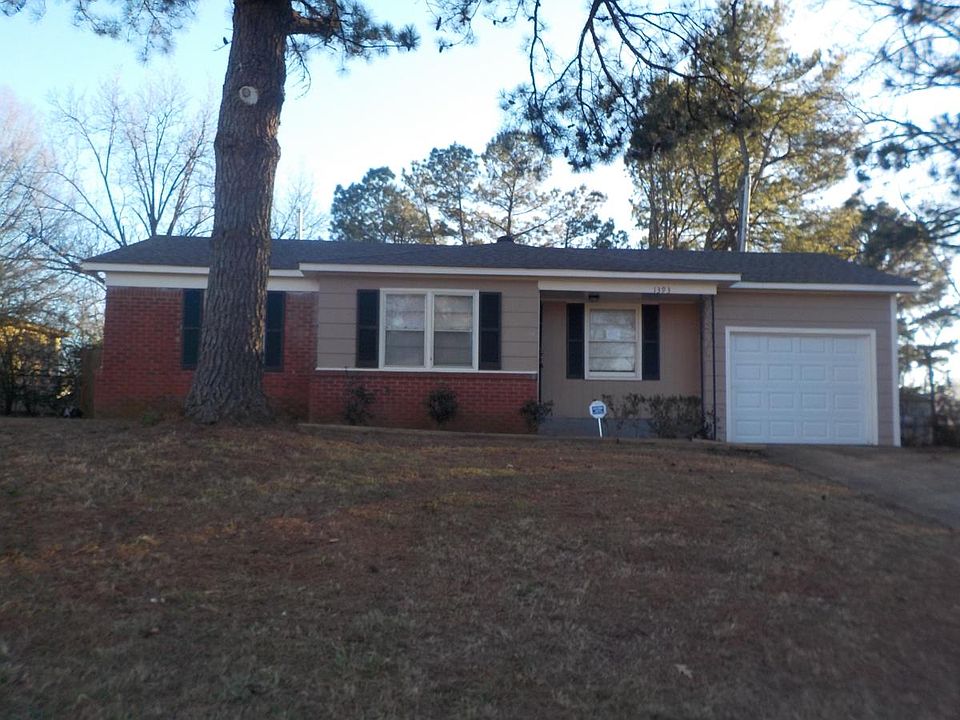 1st image of 1393 Winfield Ave