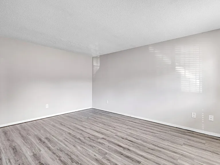 1358 Meriden Rd #12 — Photo 5