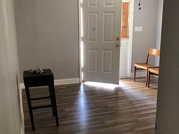 4th image of 923 Avenue C