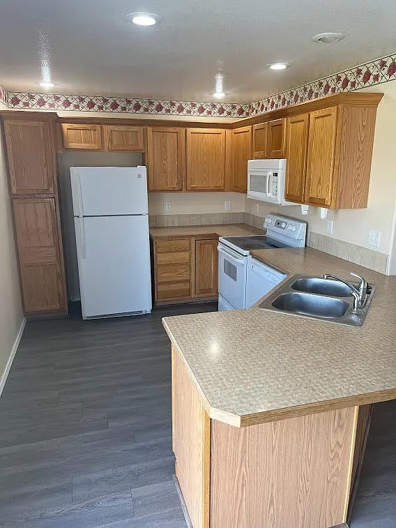 3 bed, 2.5 bath, 1536 sqft, $2,300 — Photo 3