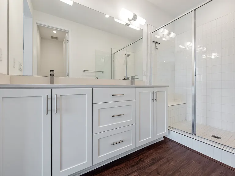 143 Schick — Photo 19
