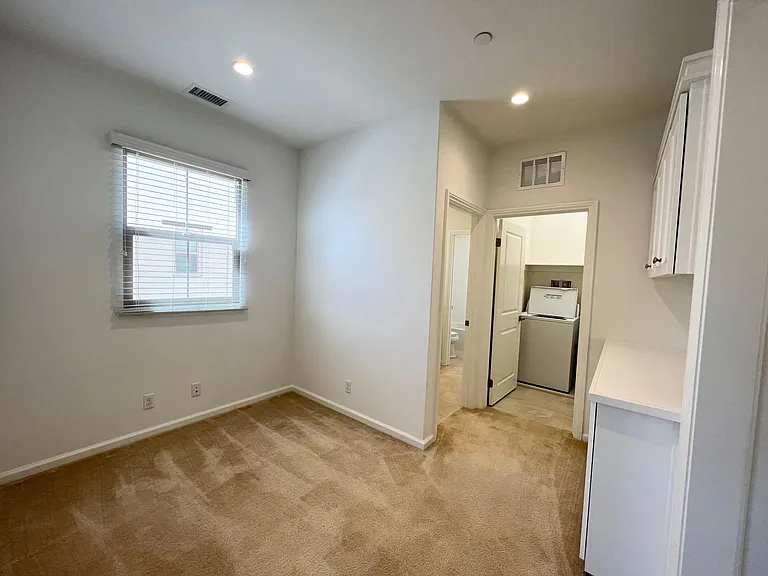 71 Decker — Photo 21