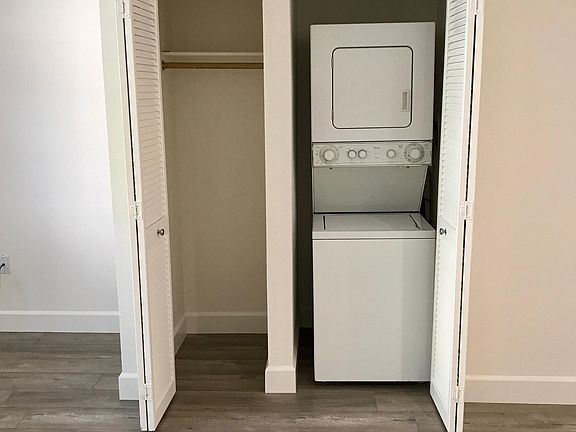 4th image of 4020 El Camino Real #106