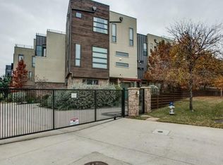 402 Trinity River Cir, Dallas, TX 75203