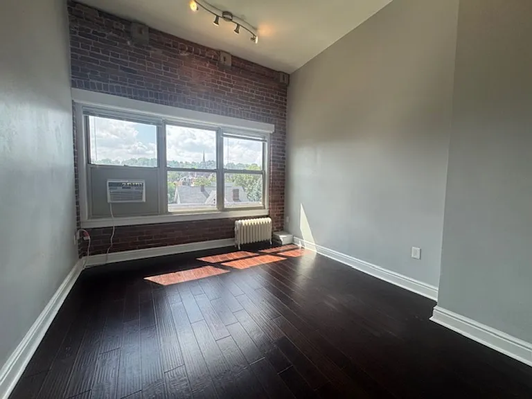 5721-5727 Elwood Street — Photo 15