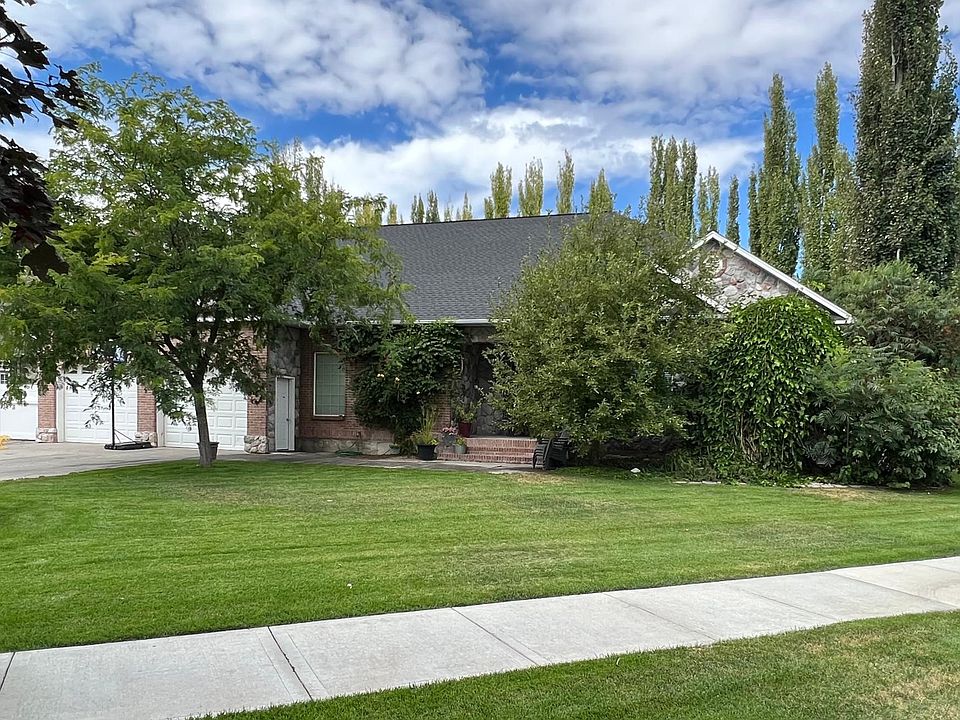 1st image of 3820 Woodhaven Lane
