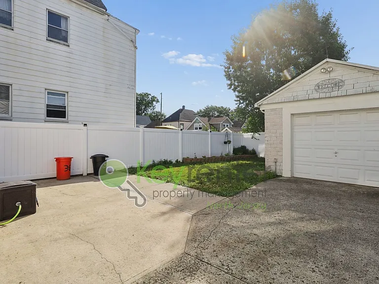364 Chestnut St — Photo 30