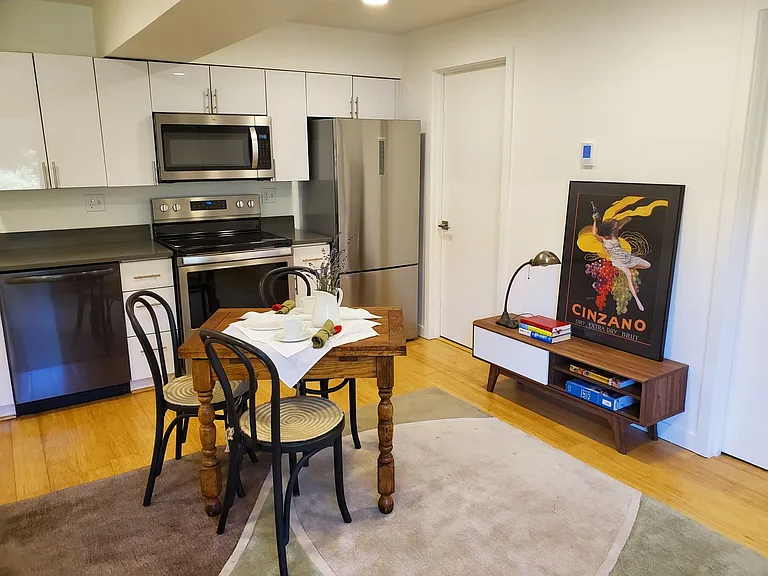 Ballard Flats Apartments — Photo 4