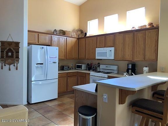 4th image of 380 S Latigo Way