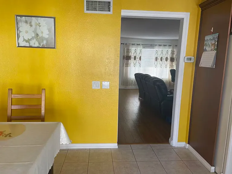 1021 E Harrington Way — Photo 7